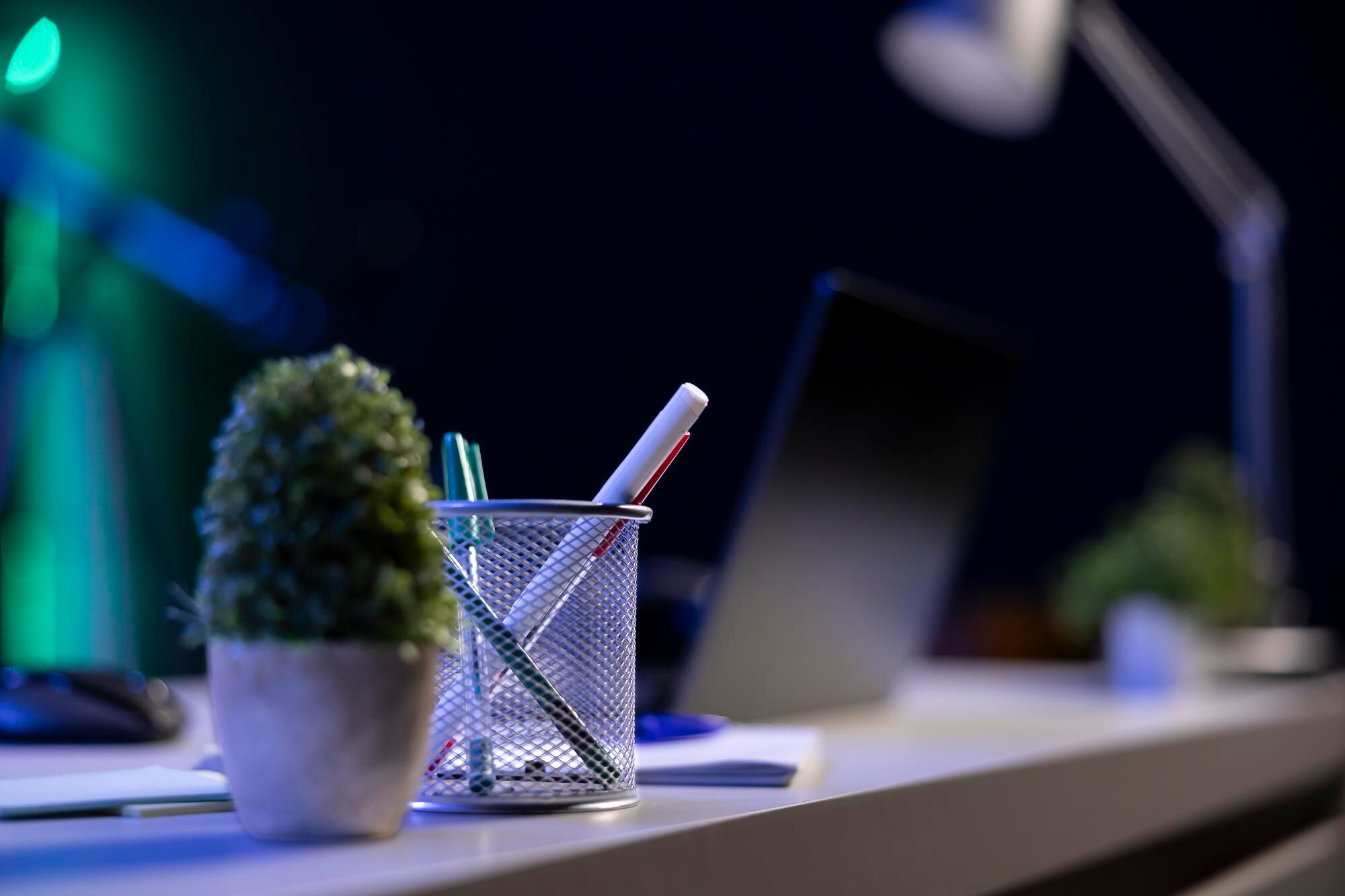 Detalles de oficina y luz